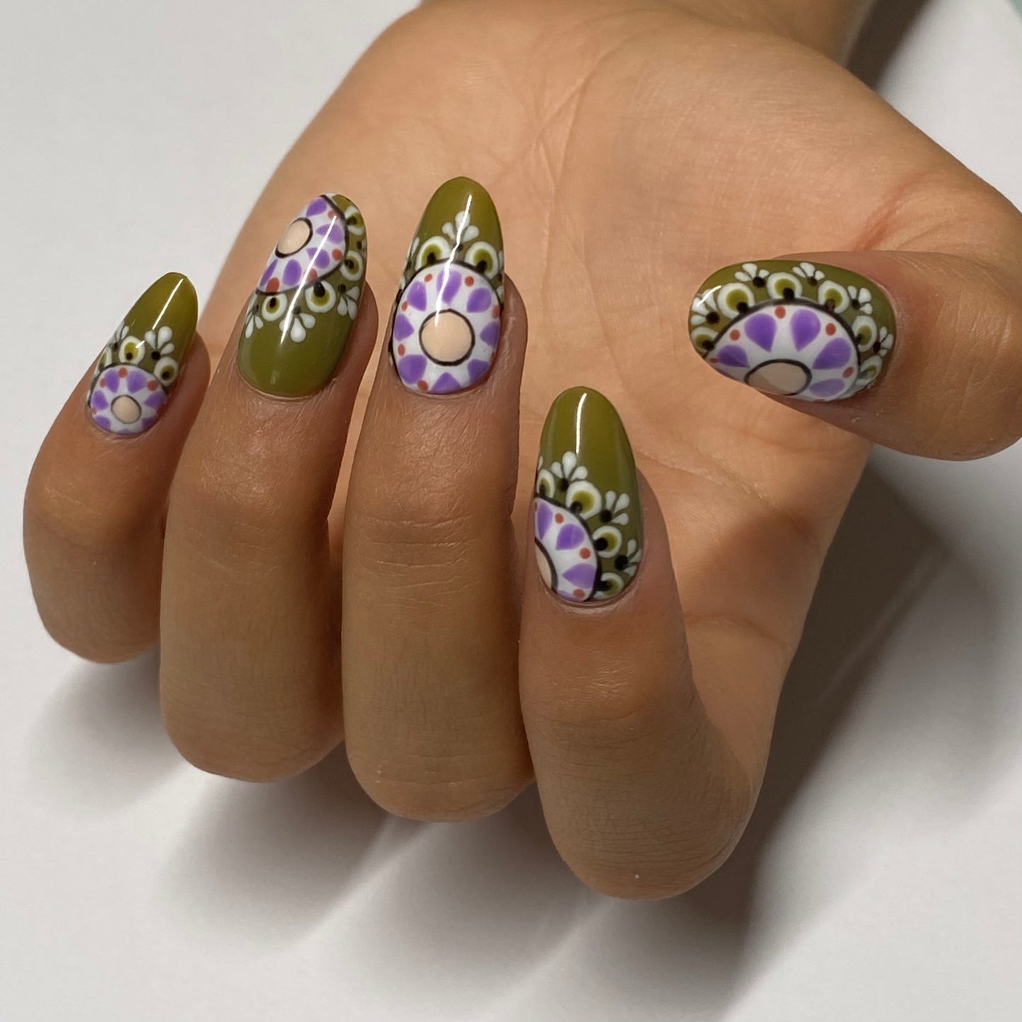NAIL TIPS - Nails in a Box