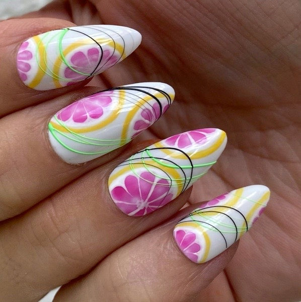 NAIL TIPS - Nails in a Box